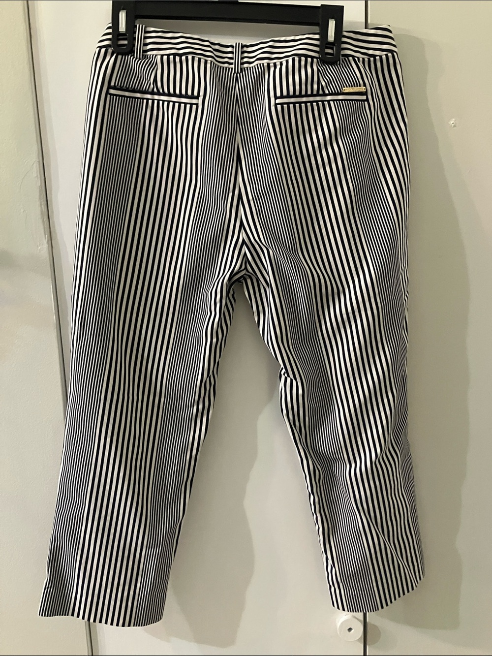 MICHAEL KORS Striped Capri Pants Size: 12 - Picture 2 of 5
